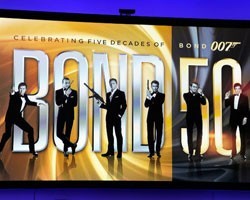 Премьера нового "Джеймса Бонда": подарок к юбилею и заявка на "Оскар"