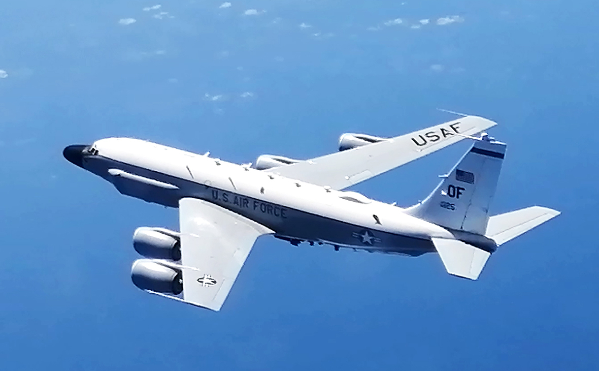 Разведывательный самолет RC-135 ВВС США