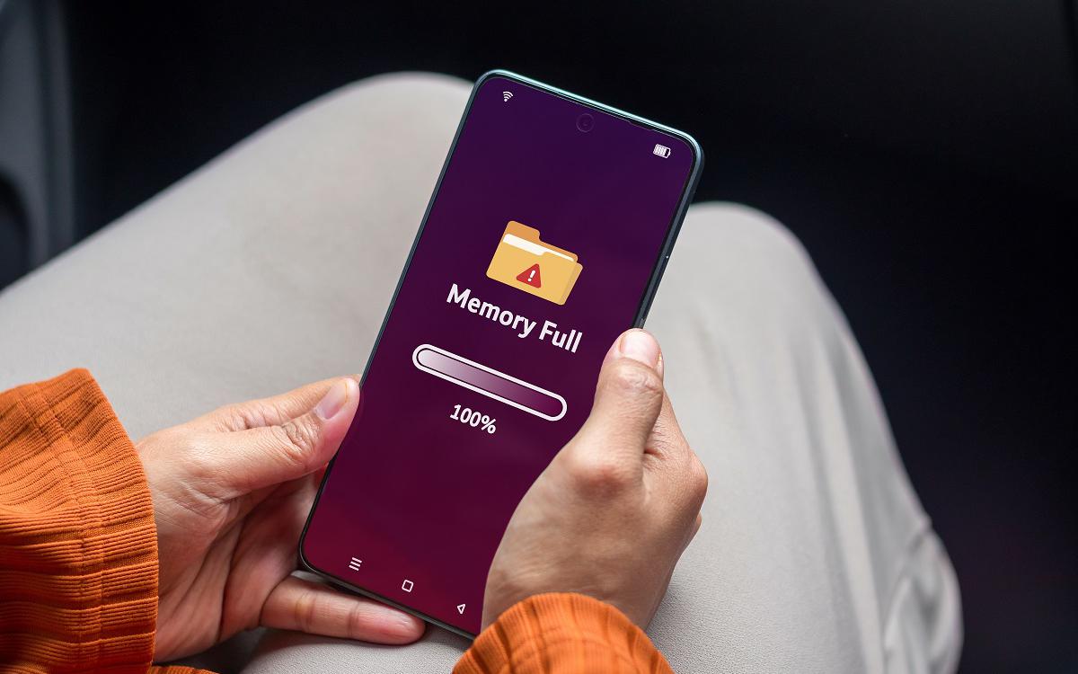 Как очистить память телефона на iOS или Android: подробная инструкция