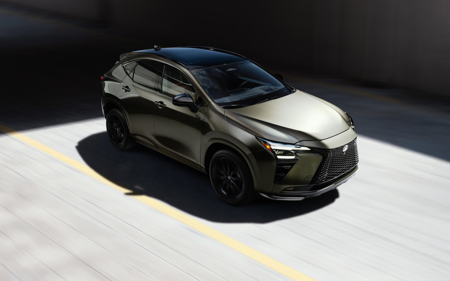 Рестайлинговый Lexus NX будет доступен в четырех версиях&nbsp;&mdash; впервые появится подзаряжаемый гибрид