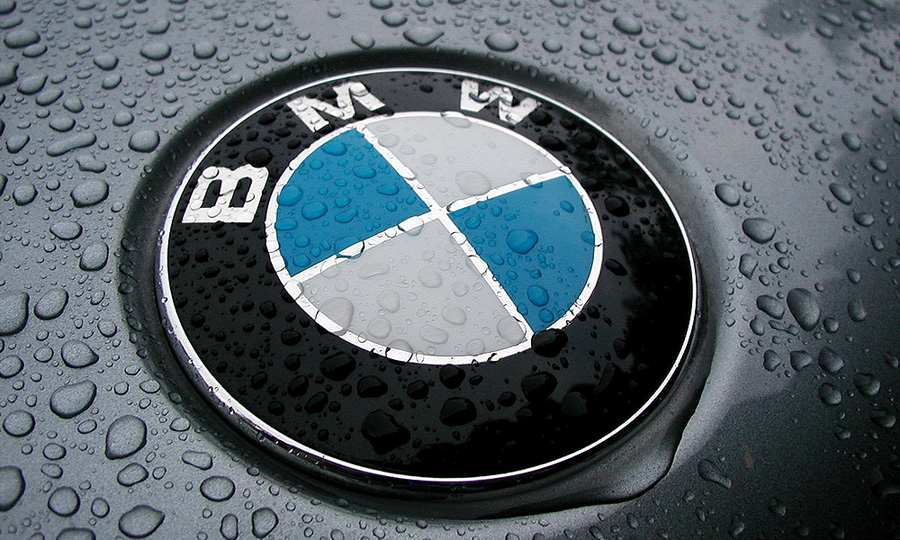 BMW представляет спортивные пакеты для 5-Series и X3