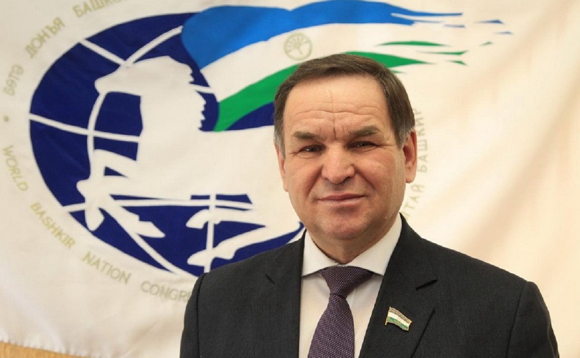 Амир Ишемгулов покинул пост главы Исполкома Всемирного курултая башкир