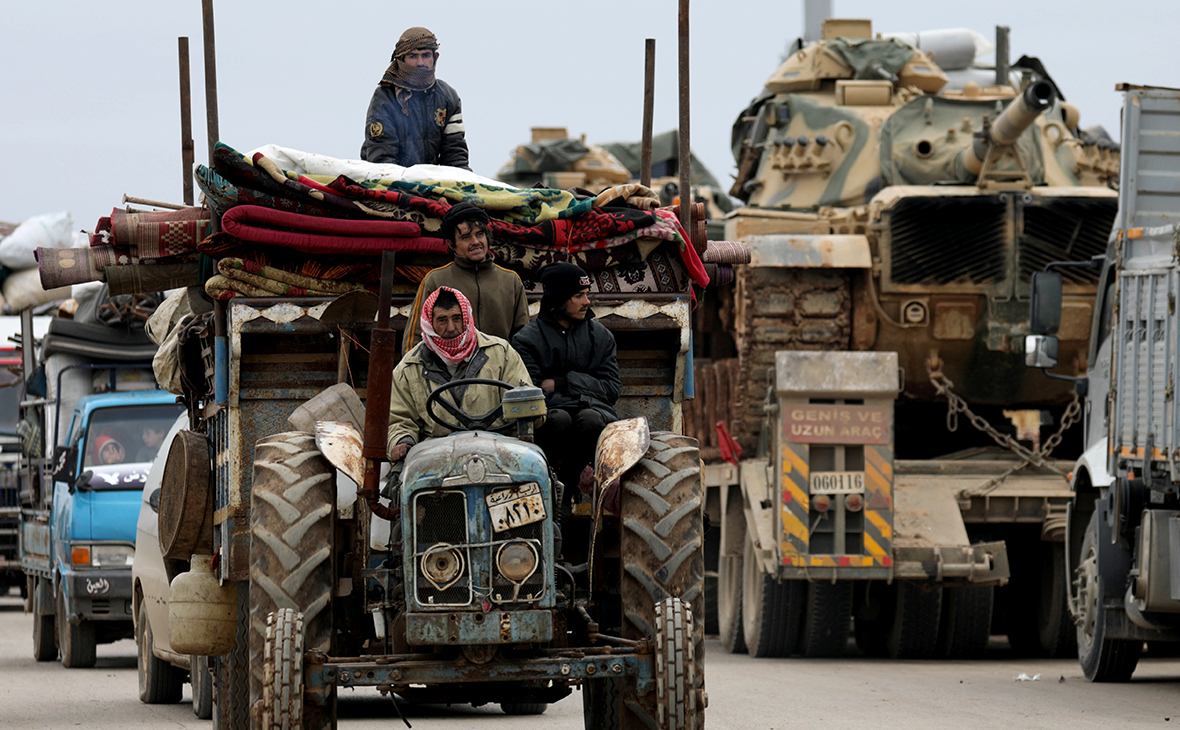 Сирийцы и турецкие войска недалеко от Идлиба