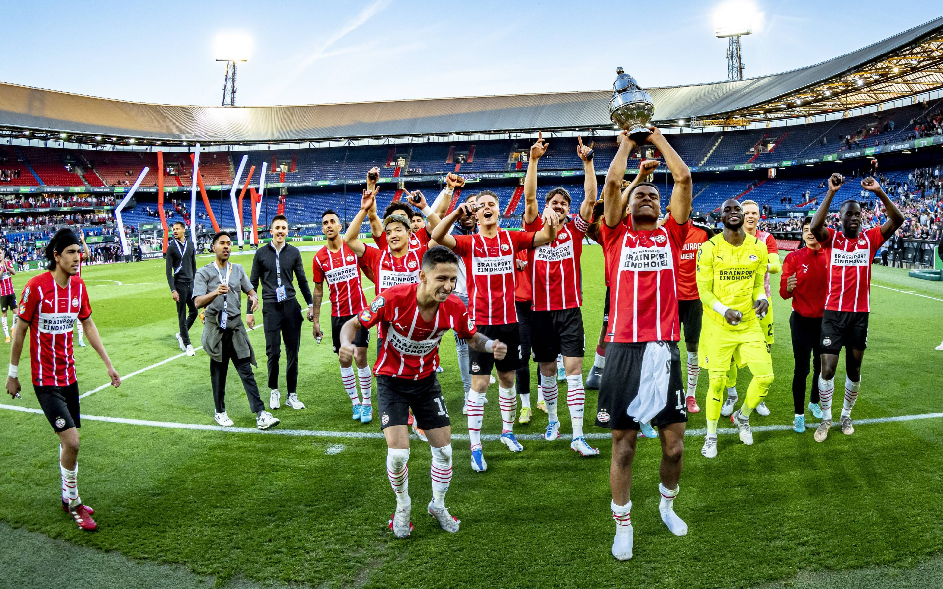 ПСВ обыграл «Аякс» и впервые за 10 лет завоевал Кубок Нидерландов