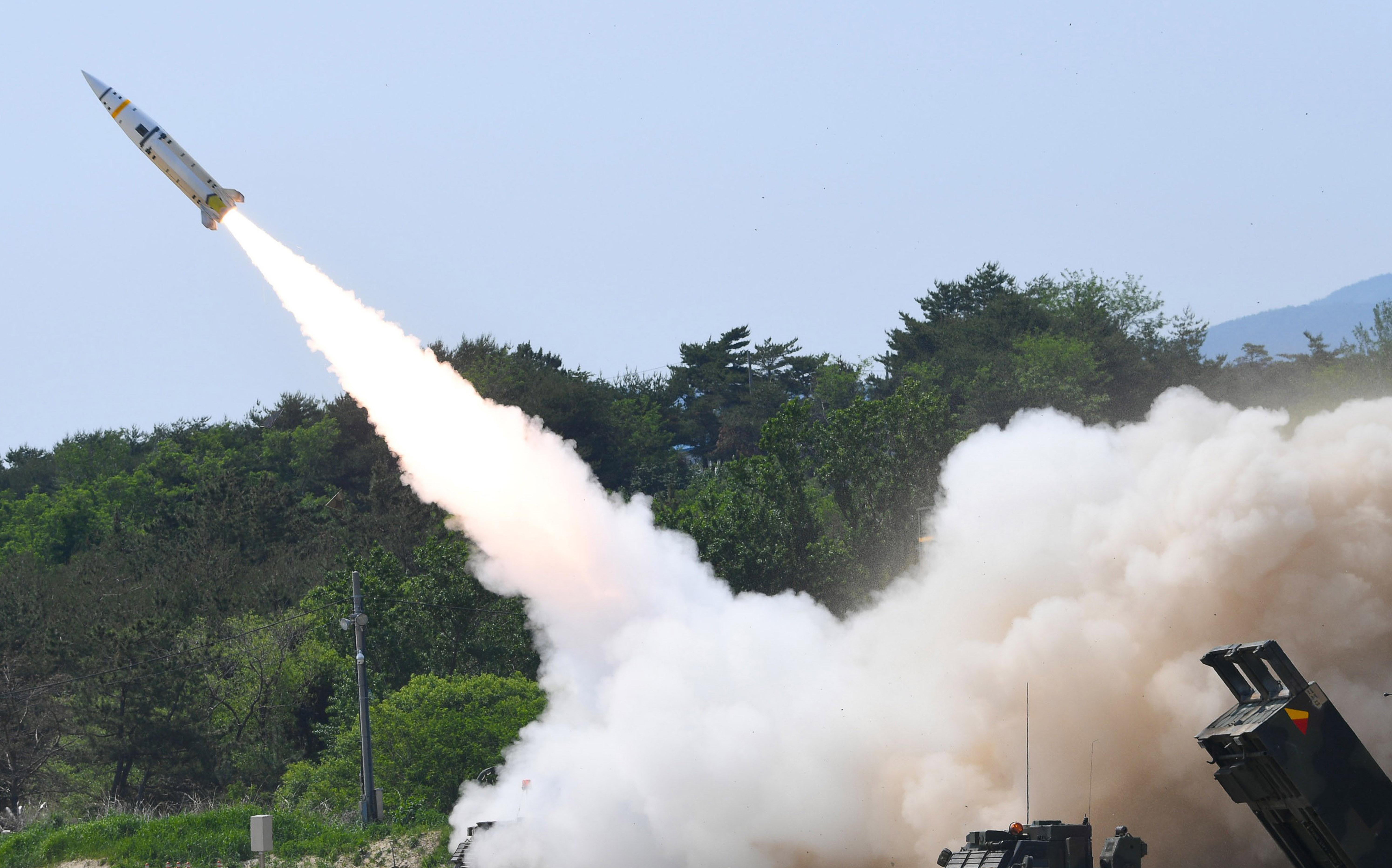 Ядерная ракета америки. Ядерные ракеты Южной Кореи. Запуск баллистической ракеты. Ракета с запуском. Американские ракеты.