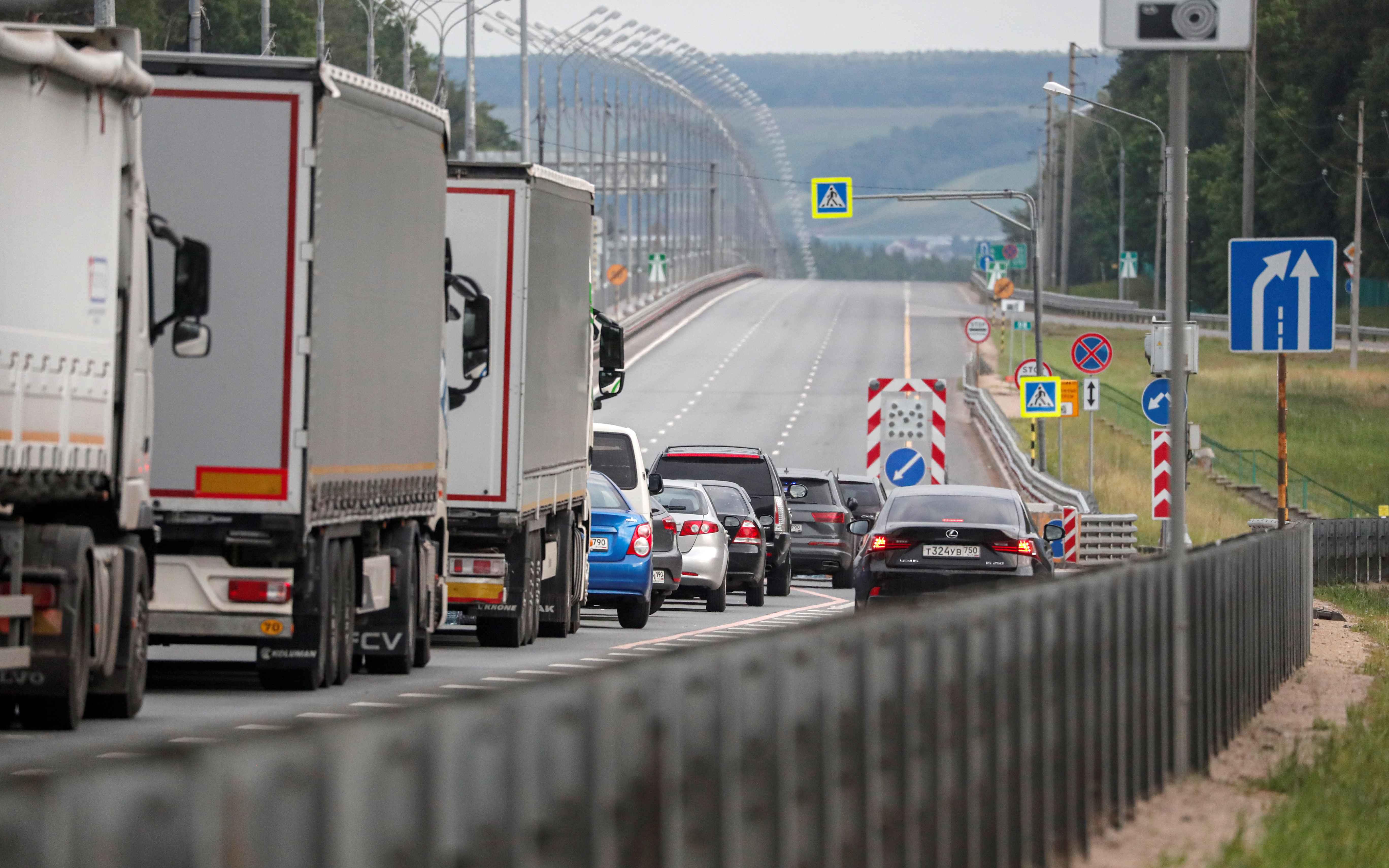 Пробки на трассе М-4 &laquo;Дон&raquo; в Московской области, 24 июля 2023 года
