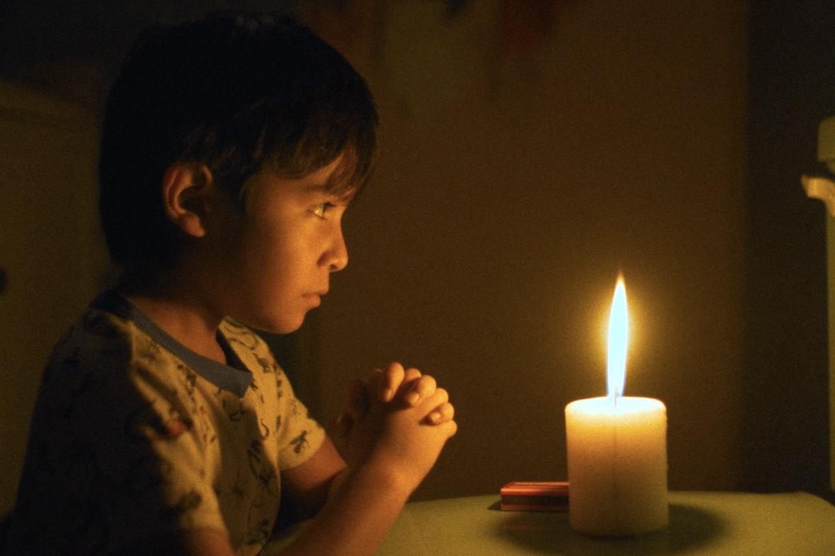 Кадр из фильма «Дьявол курит (и кладет сгоревшие спички в тот же коробок)»