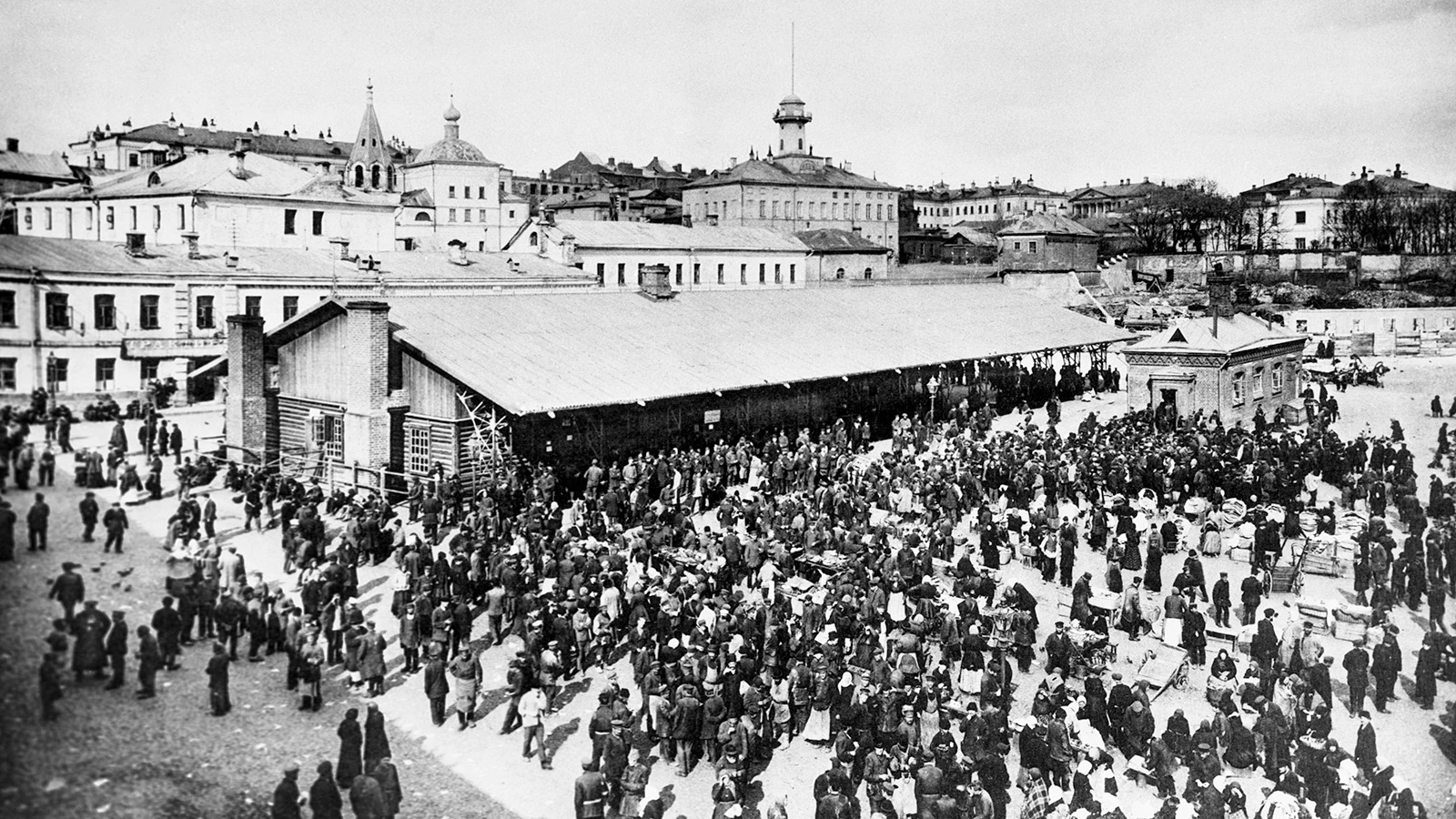 Биржа труда на Хитровской площади в 1913 году