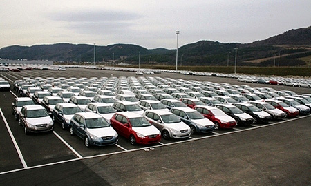 Европейские продажи машин в январе упали на 27%
