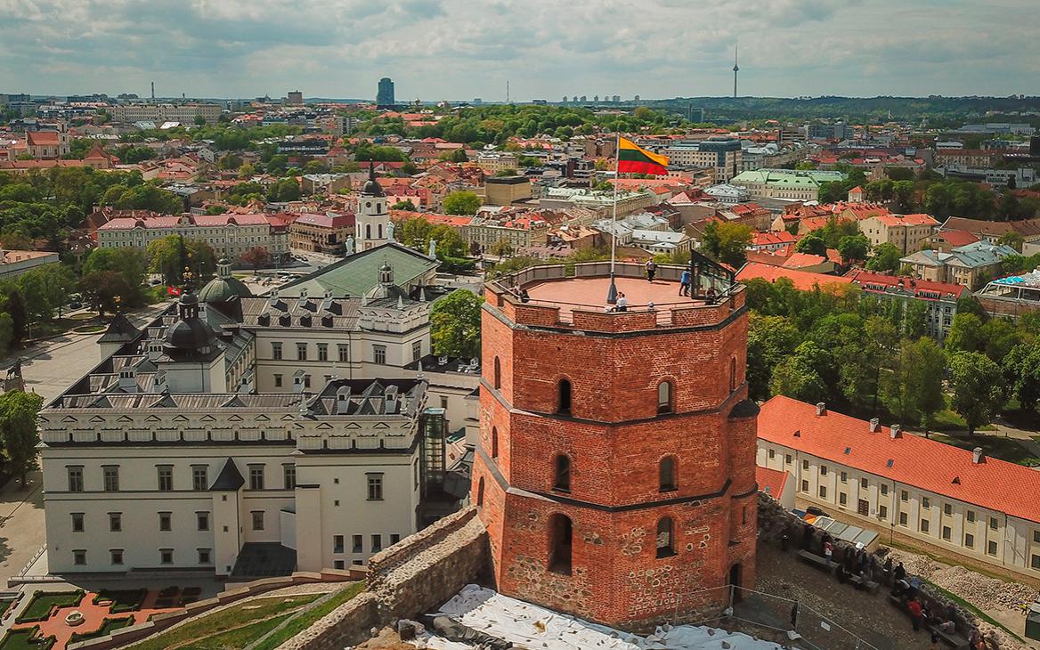 В Литве призвали отменить уже выданные россиянам туристические визы