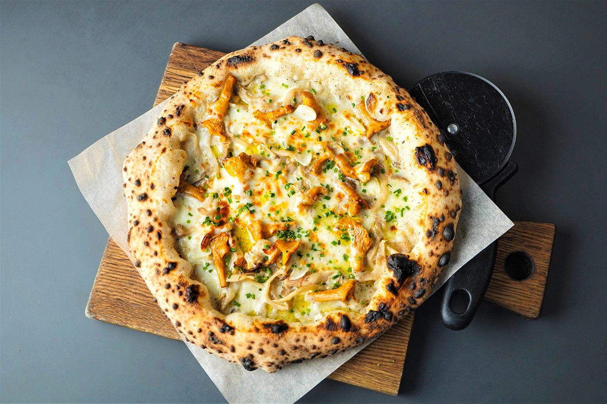 Пицца с лисичками «Грибоедов»