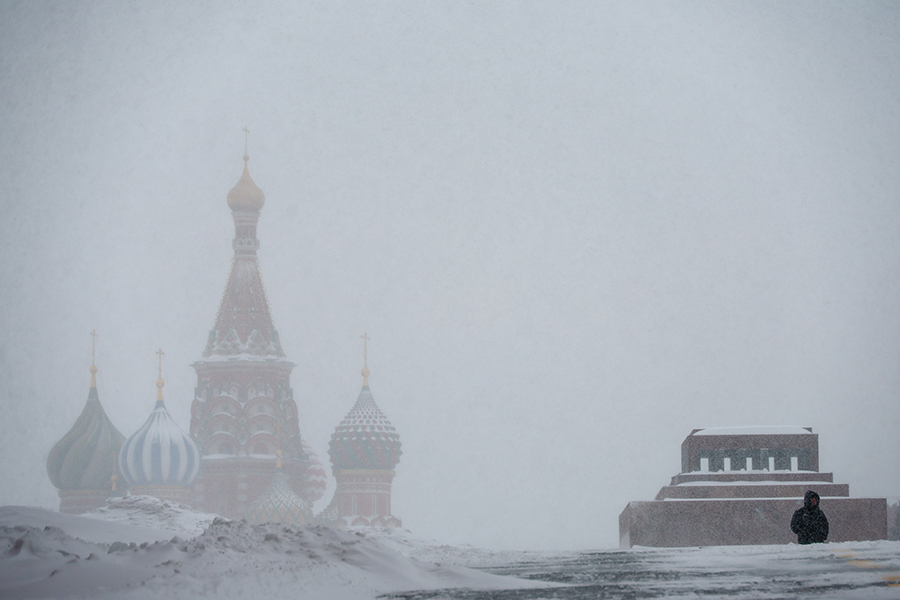 19 февраля в столичных аэропортах задержали или отменили десятки рейсов, однако большинство самолётов все-же отправляются несмотря на аномальные погодные условия, рассказали в Росавиации.  