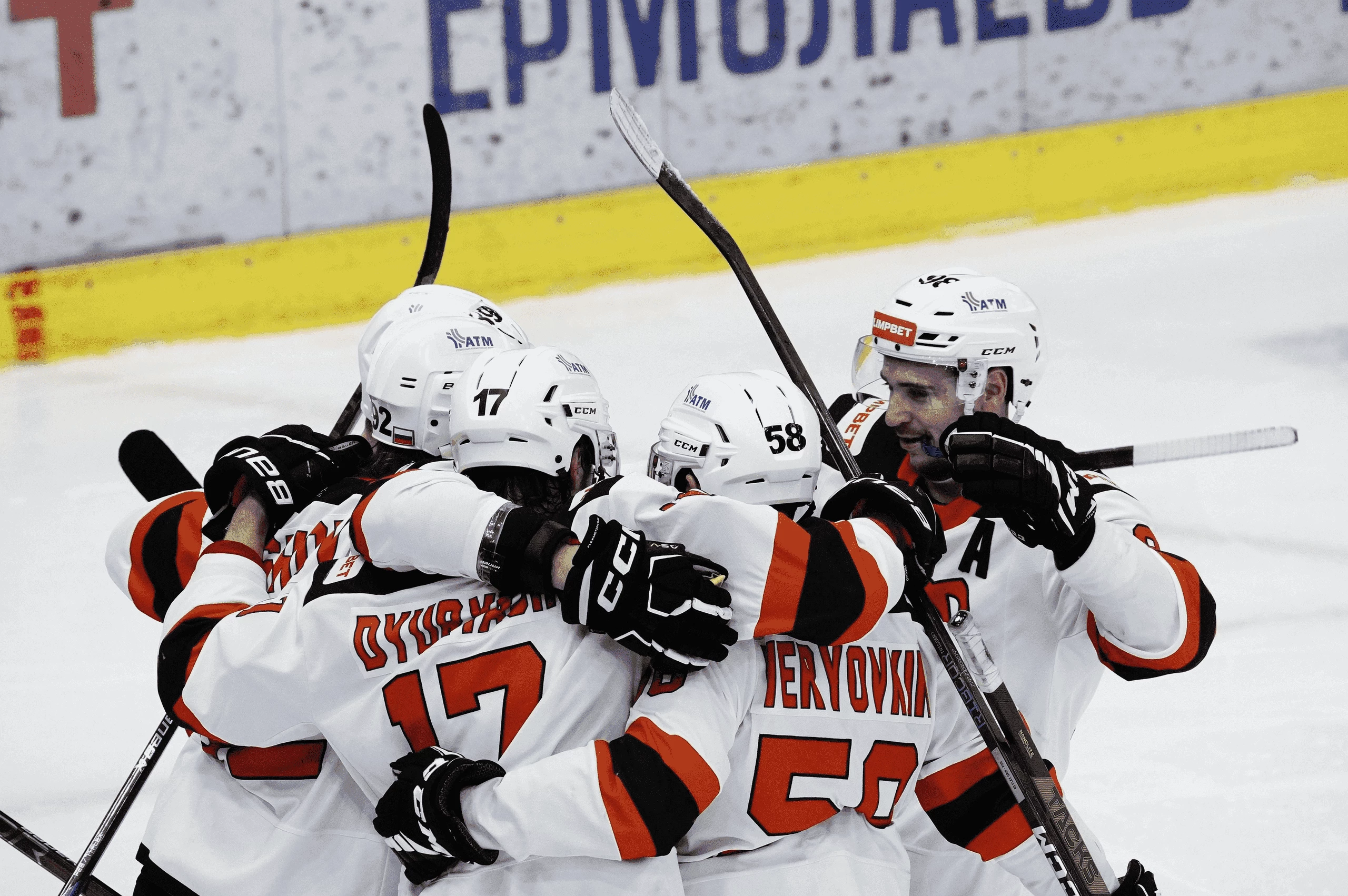 Официальная группа ХК "Молот" Вконтакте