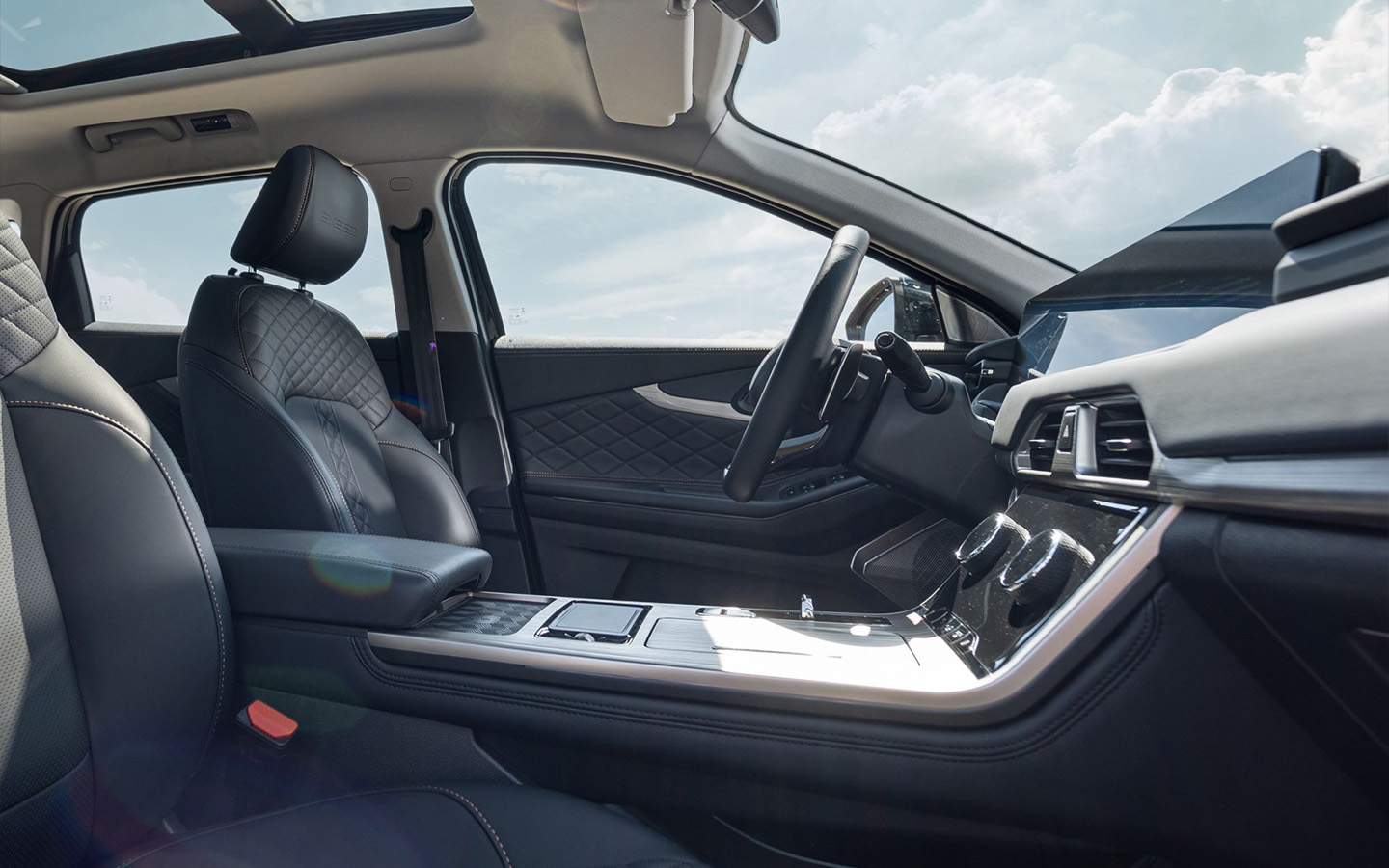 Обновленный Exeed TXL стал дешевле на ₽300 тыс. с момента дебюта в России