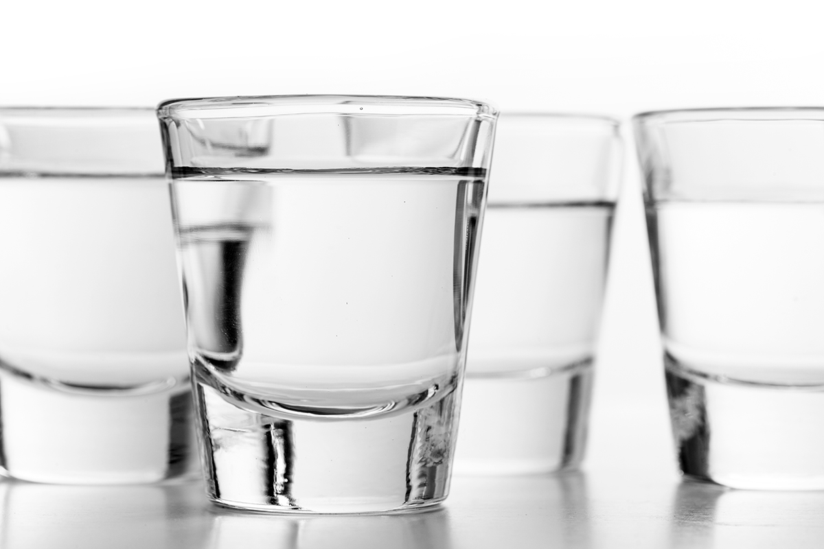 Россия нарастила продажи водки из Казахстана и сократила из Финляндии