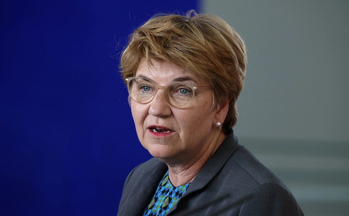 Liesa Johannssen / File Photo / Reuters