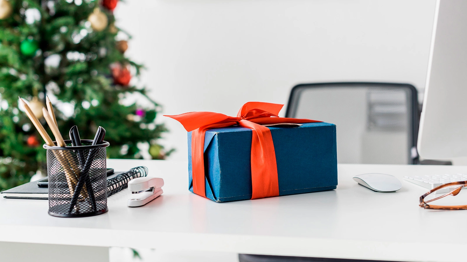 Россияне рассказали, что хотели бы получить в подарок от «Тайного Санты»