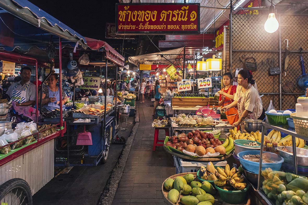 Ночной рынок в Таиланде