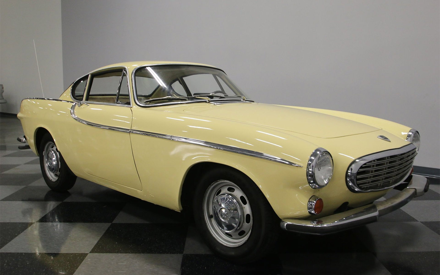 Volvo P1800S