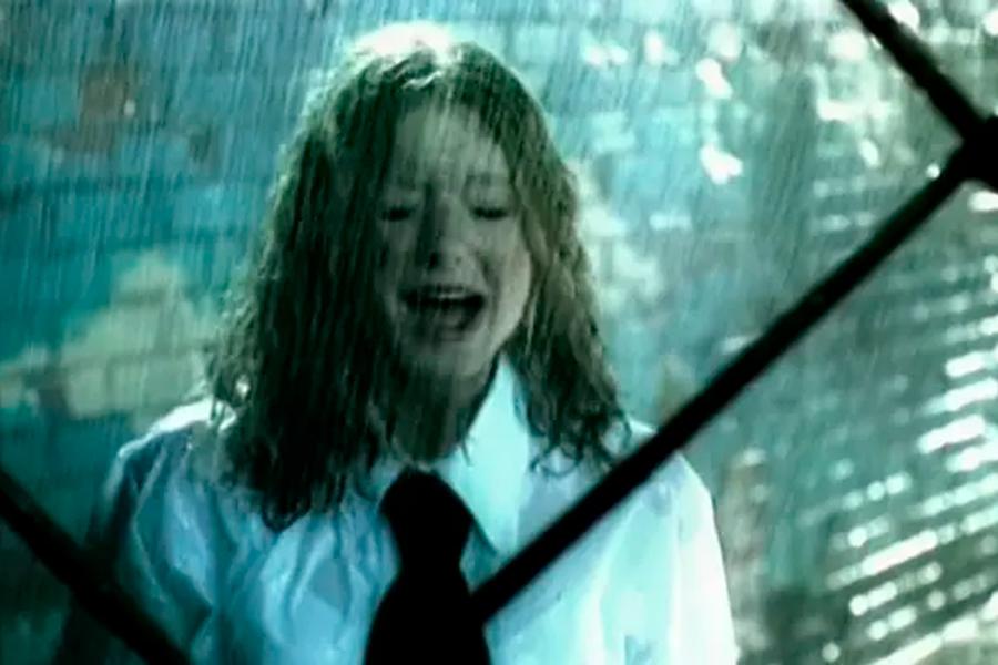 Елена Катина в клипе &laquo;Я сошла с ума&raquo;, 2000 год