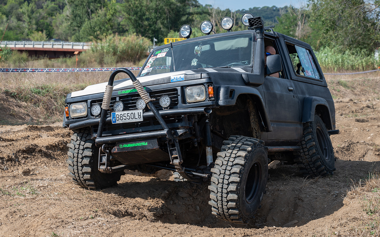 Mud Terrain (M/T) &mdash; это специализированные грязевые шины, разработанные для экстремального бездорожья (грязь, глина, песок, камни)