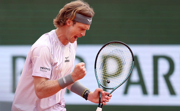  Julian Finney / Getty Images