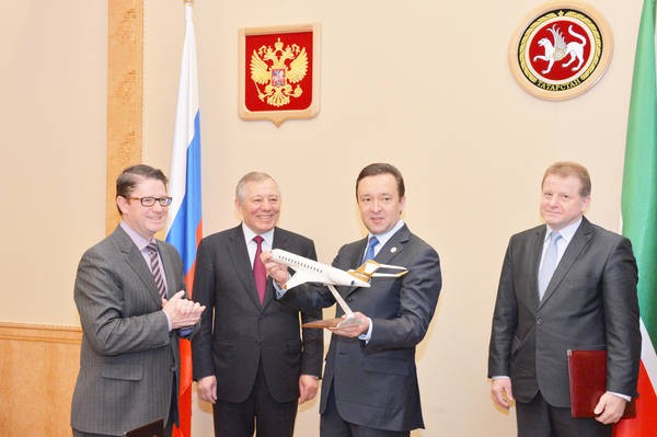 Церемония подписания соглашения между "Тулпар Техник" и Bombardier
