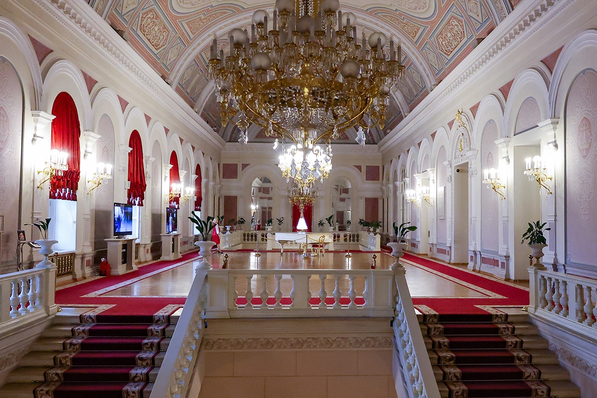 Главное фойе Исторической сцены Государственного академического Большого театра России