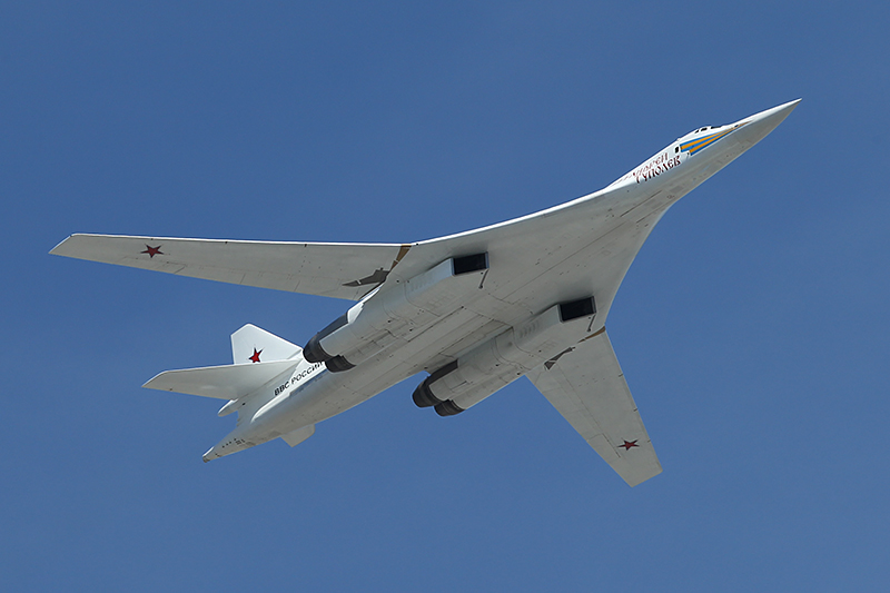 Сверхзвуковой бомбардировщик-ракетоносец Ту-160