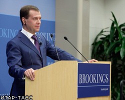 Д.Медведев: Необходимо не допустить образования "нанодемократии" в РФ