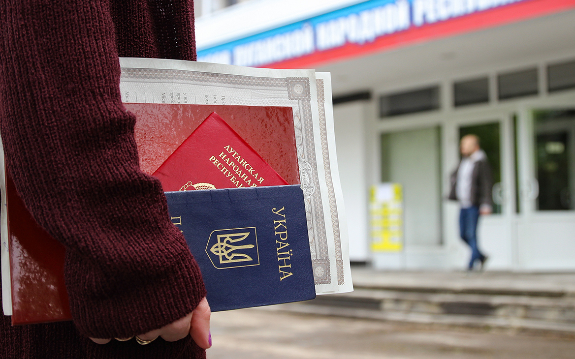 Путин расширил упрощенный режим получения гражданства на весь Донбасс