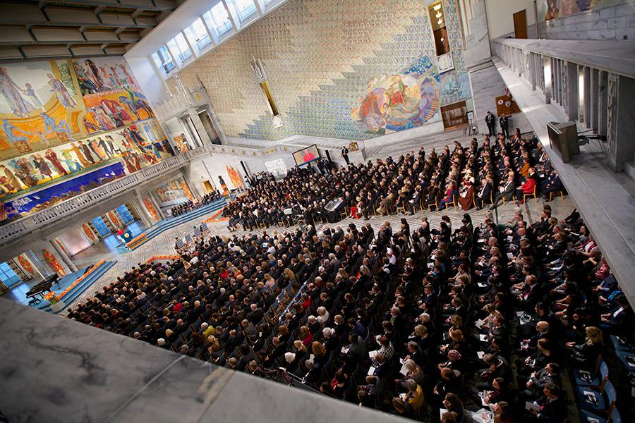 Общий вид церемонии вручения Нобелевской премии мира в городской ратуше Осло, Норвегия, 10 декабря 2015 года