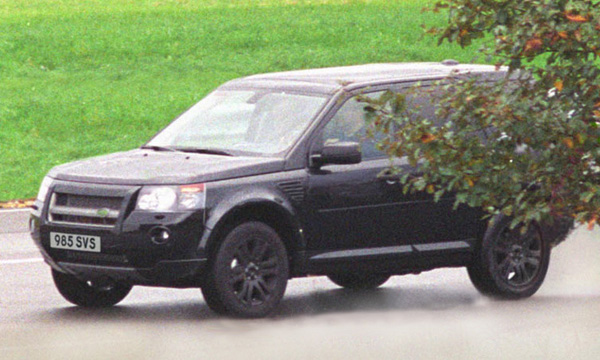 Новый Freelander совсем разделся