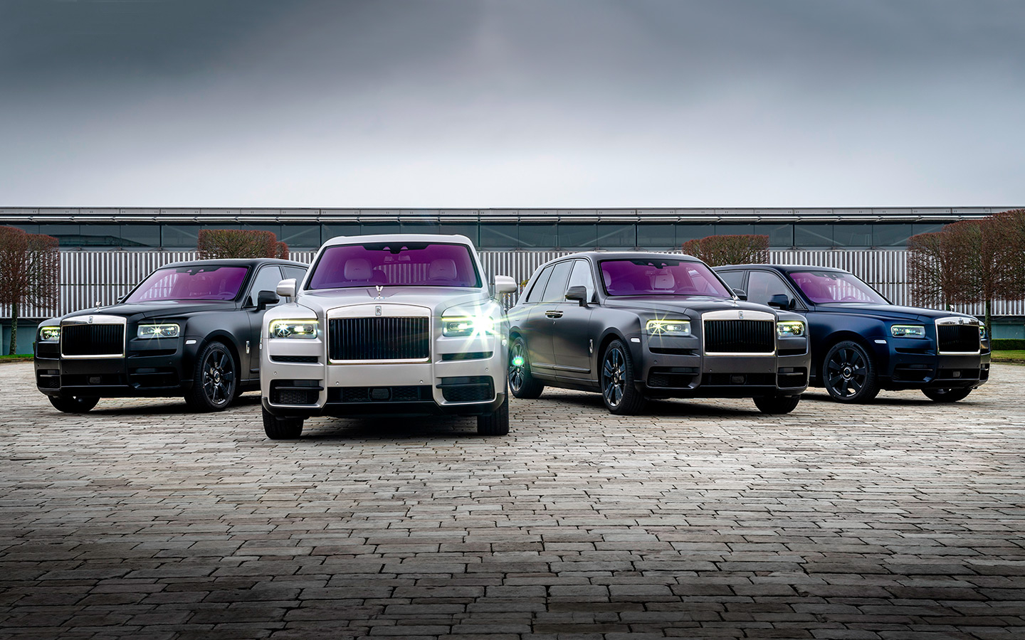 Rolls-Royce привез в Россию четыре уникальных внедорожника Cullinan