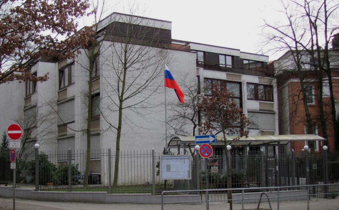 Вид на здание генерального консульства РФ в Гамбурге