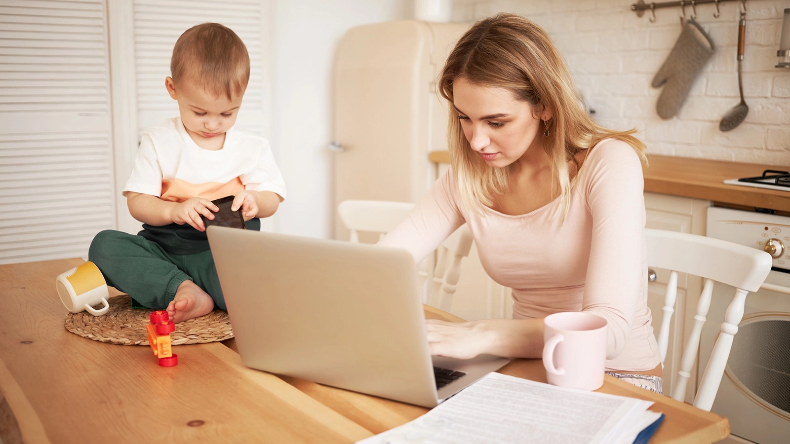 Если утерянное свидетельство о рождении выдали давно и запись о документе не сохранилась в архивах, для восстановления документа нужно обратиться в суд