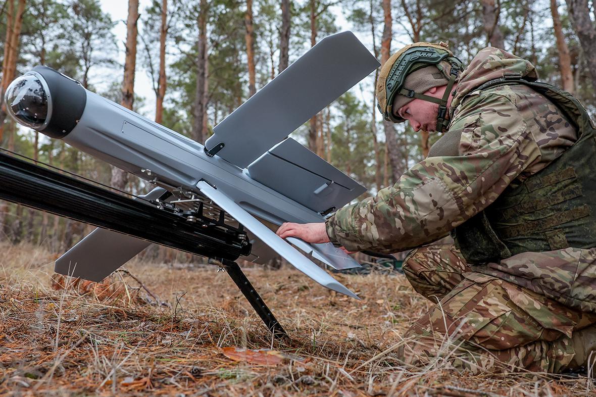 Работа расчета барражирующего боеприпаса «Ланцет» в Херсонской области