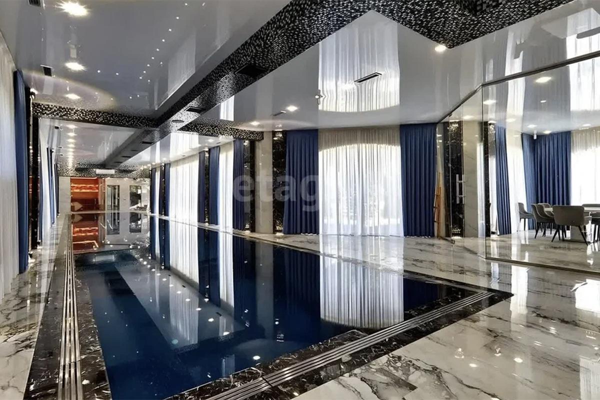 Как выглядят самые дорогие продающиеся в мегаполисах России дома