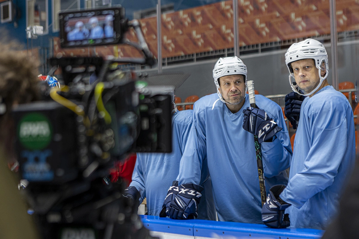 Кадр со съемок фильма «Хоккейные папы 2»