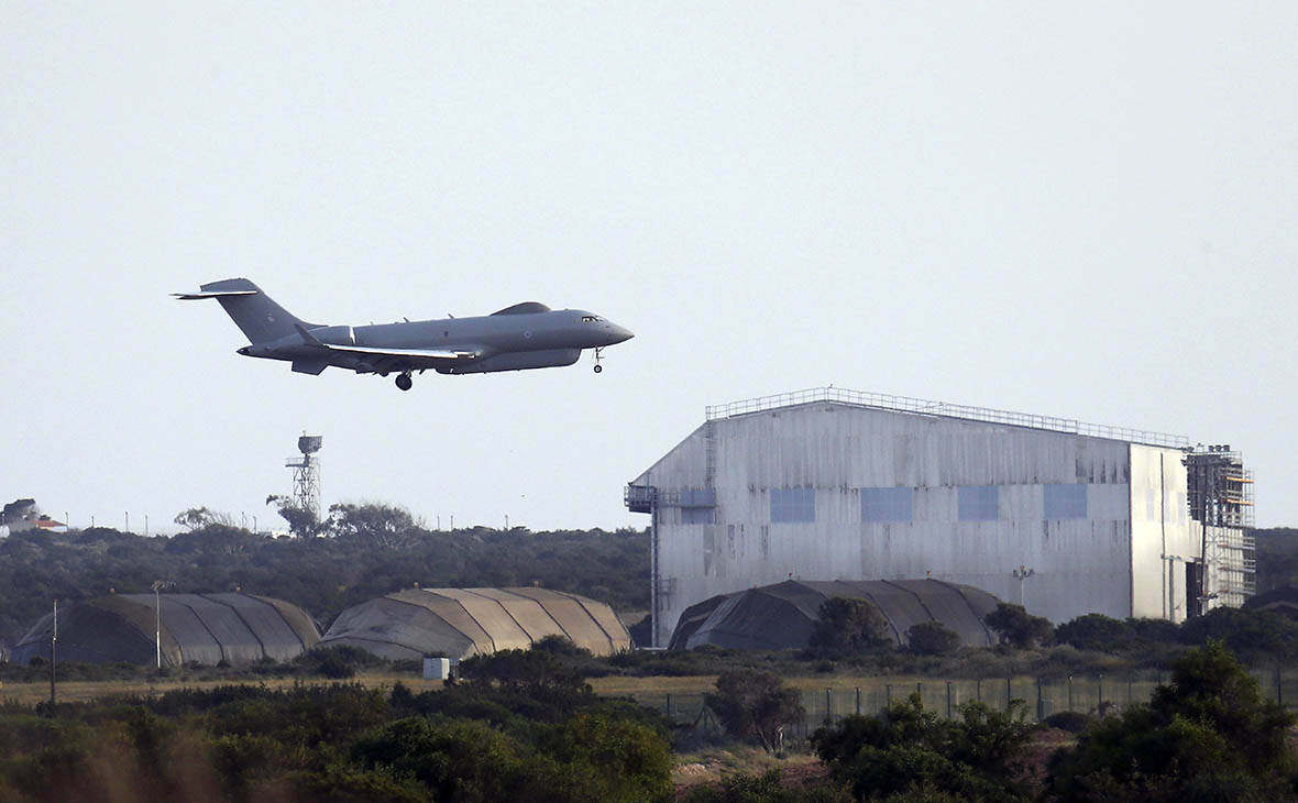 Вылет британского самолета разведки и наблюдения, оснащенного радиолокационной станцией ASTOR с базы Акротири


