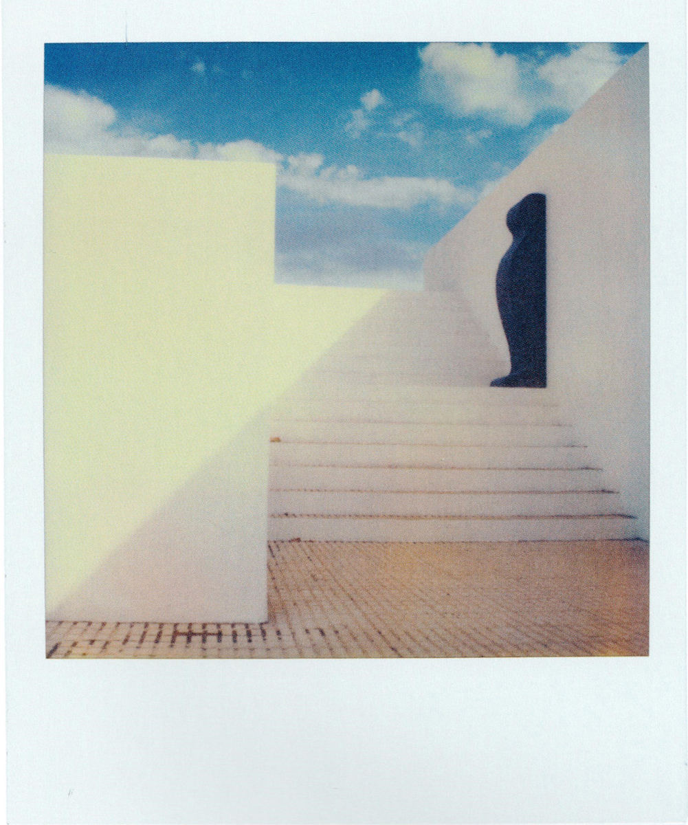 Лайош Керестеш, &laquo;Свет, знак, язык&raquo;, 1987. Polaroid SX-70. 10,8x8,8. OstLicht Collection, Вена