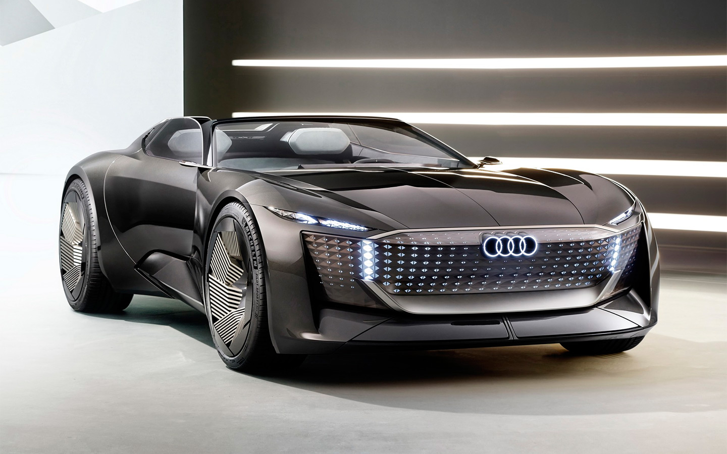 Audi выпустила 632-сильный концепт-трансформер с автопилотом