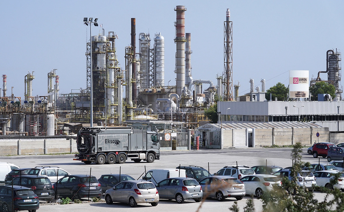 Antonio Parrinello / Reuters