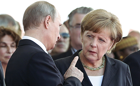Президент России Владимир Путин (слева) и федеральный канцлер Германии Ангела Меркель