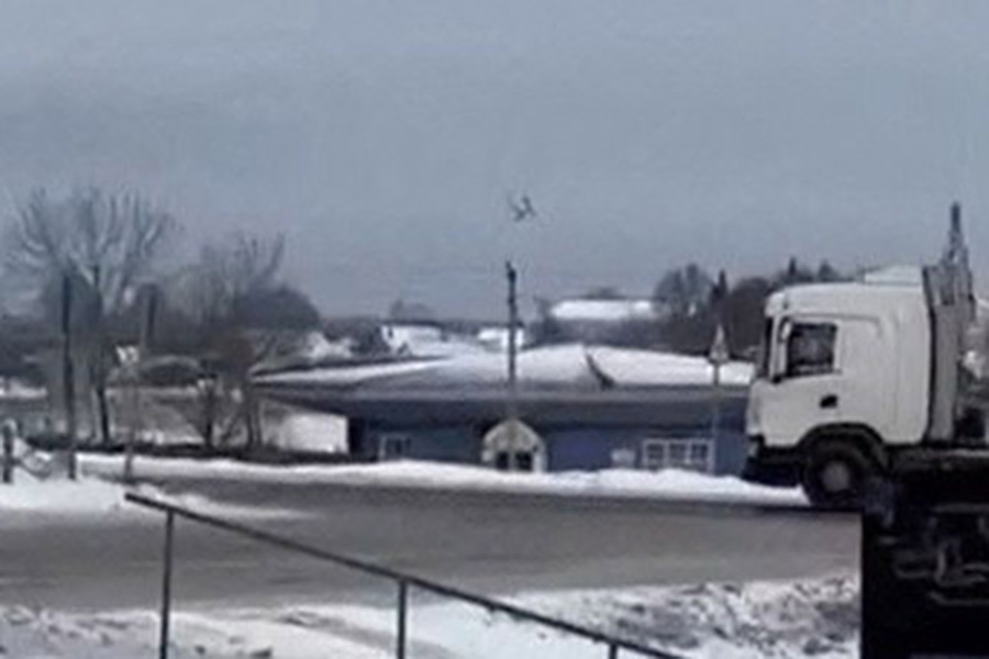 Военно-транспортный самолет Ил-76 сбили 24 января около 11:15. Губернатор Вячеслав Гладков сообщил о &laquo;происшествии&raquo; в Корочановском районе и заявил, что срочно направляется на место событий.