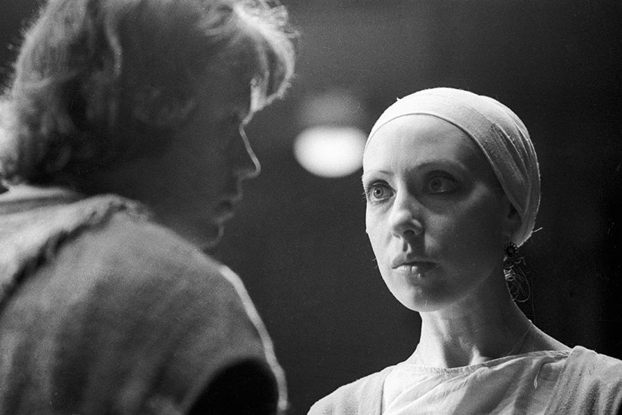 Инна Чурикова&nbsp;в&nbsp;спектакле &laquo;Тиль&raquo; по пьесе Григория Горина, 1977 год