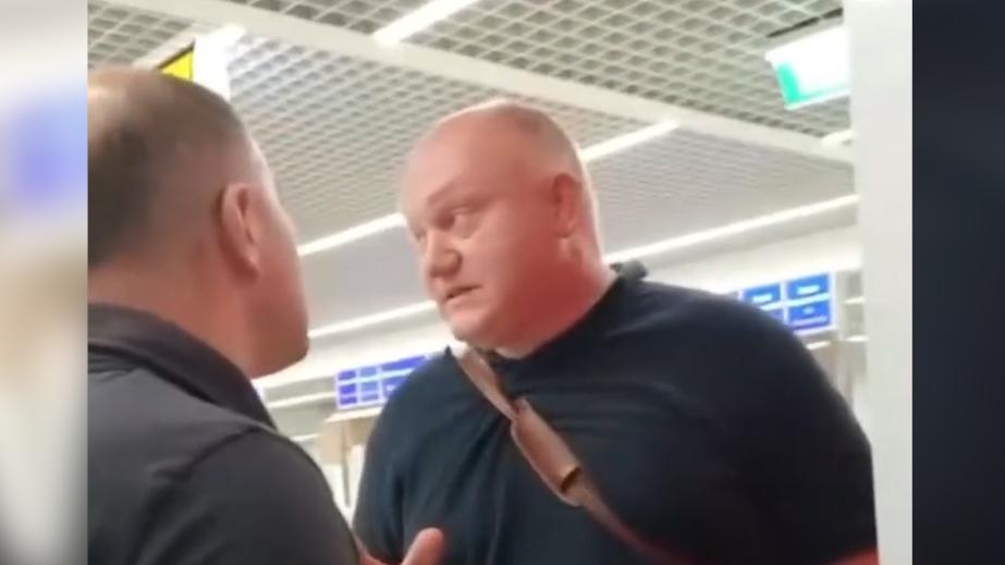 В аэропорту Кишинева задержали оппозиционных депутатов