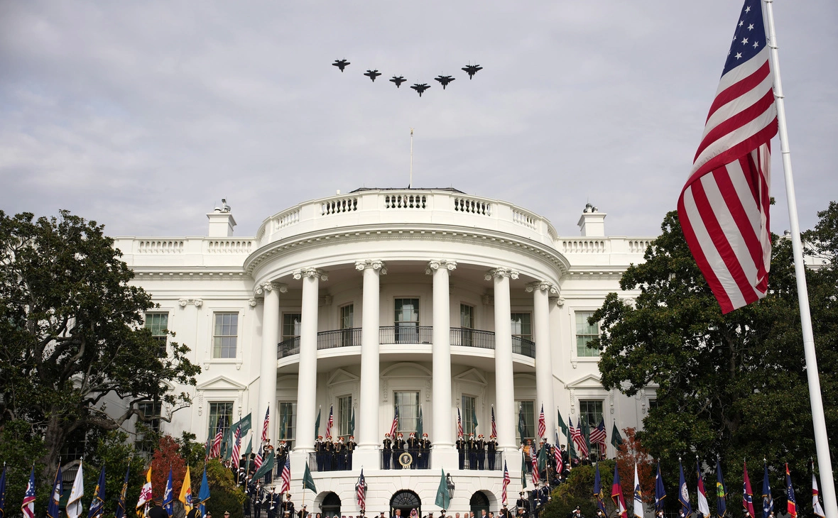 Andrew Harnik / Getty Images
