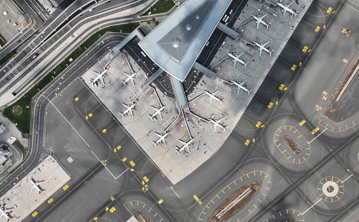 aerial view istanbul / Shutterstock