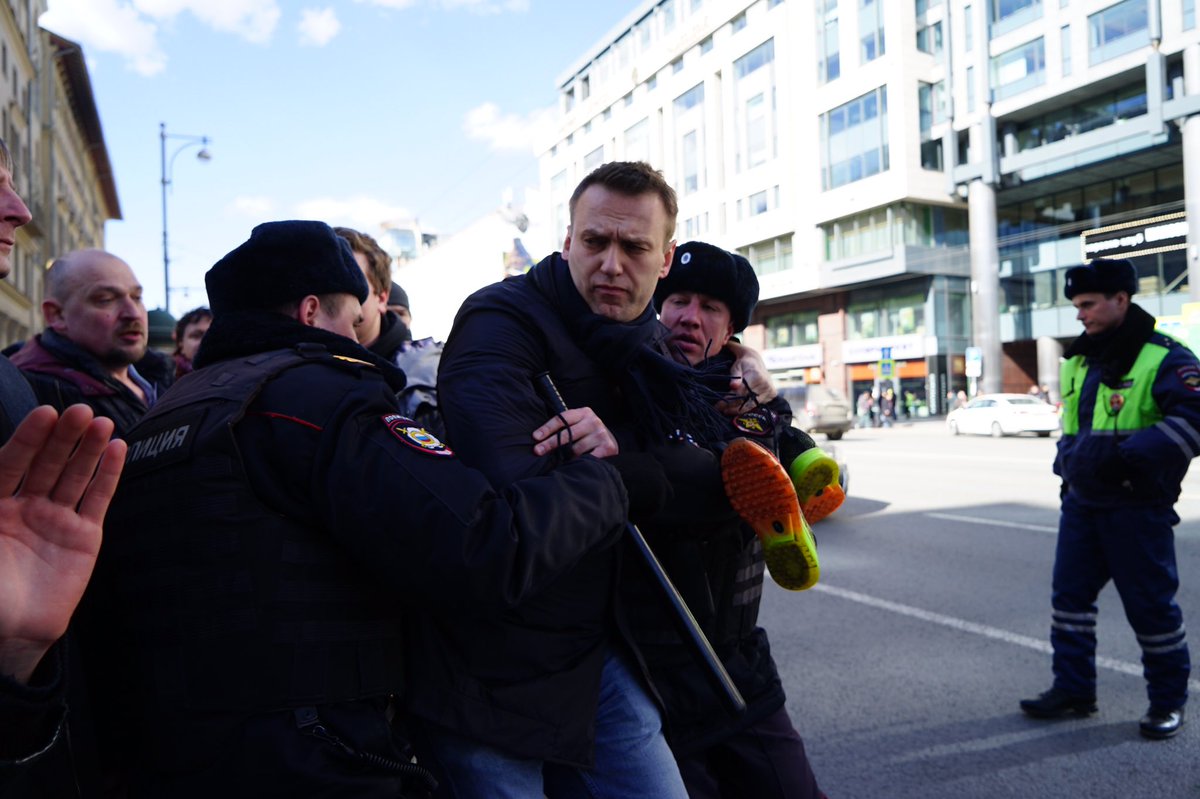Момент задержания Алексея Навального